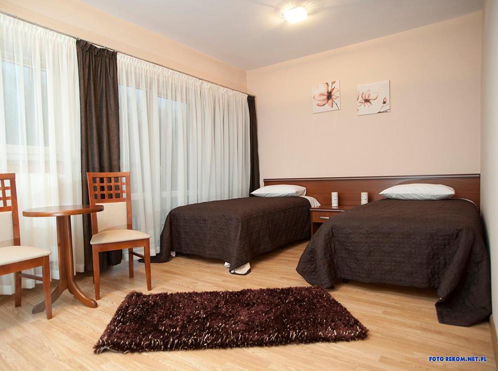 Trzy Korony Hotel Glogow Malopolski Ruang foto
