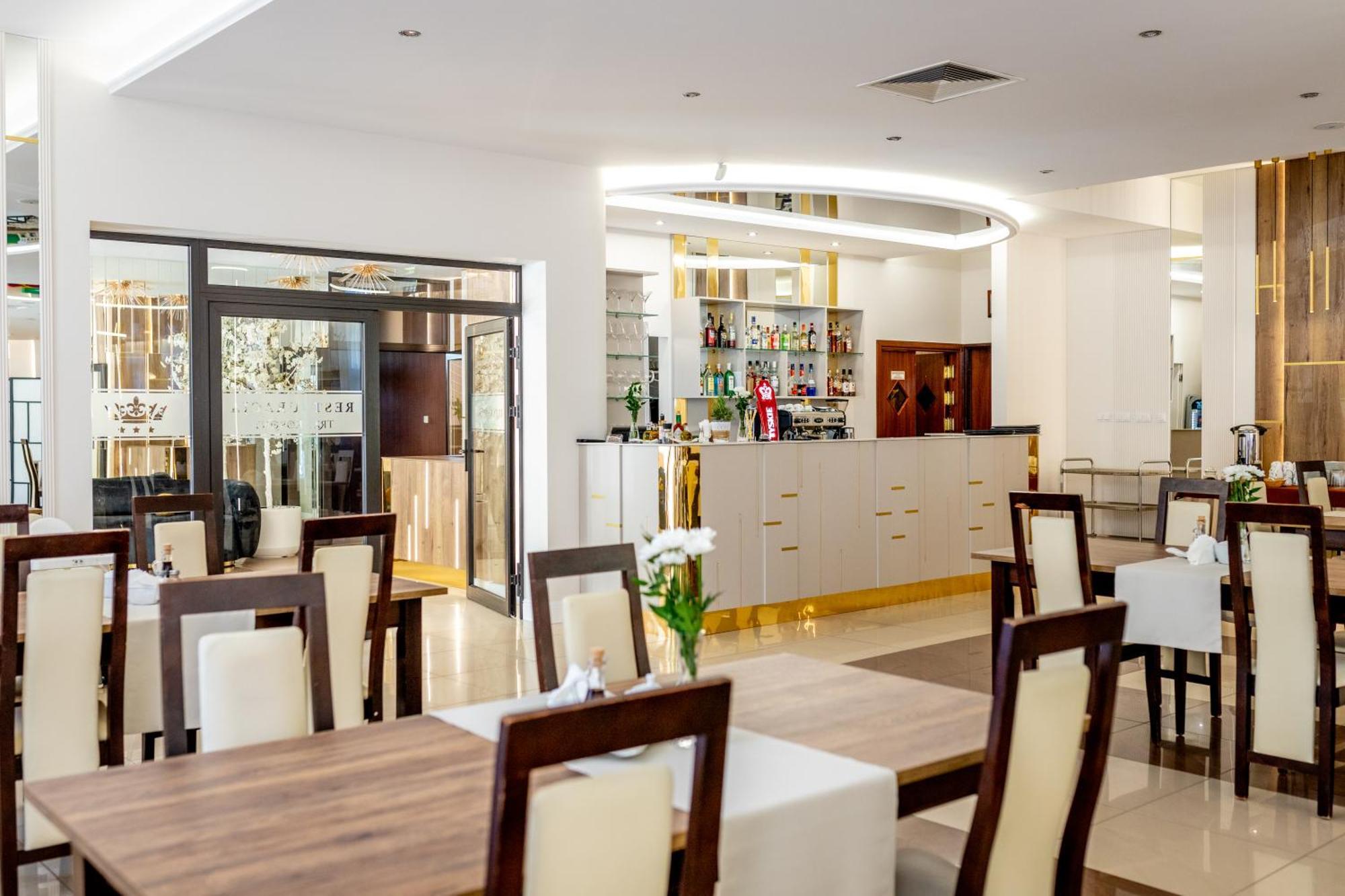 Trzy Korony Hotel Glogow Malopolski Bagian luar foto