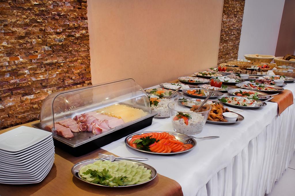Trzy Korony Hotel Glogow Malopolski Bagian luar foto