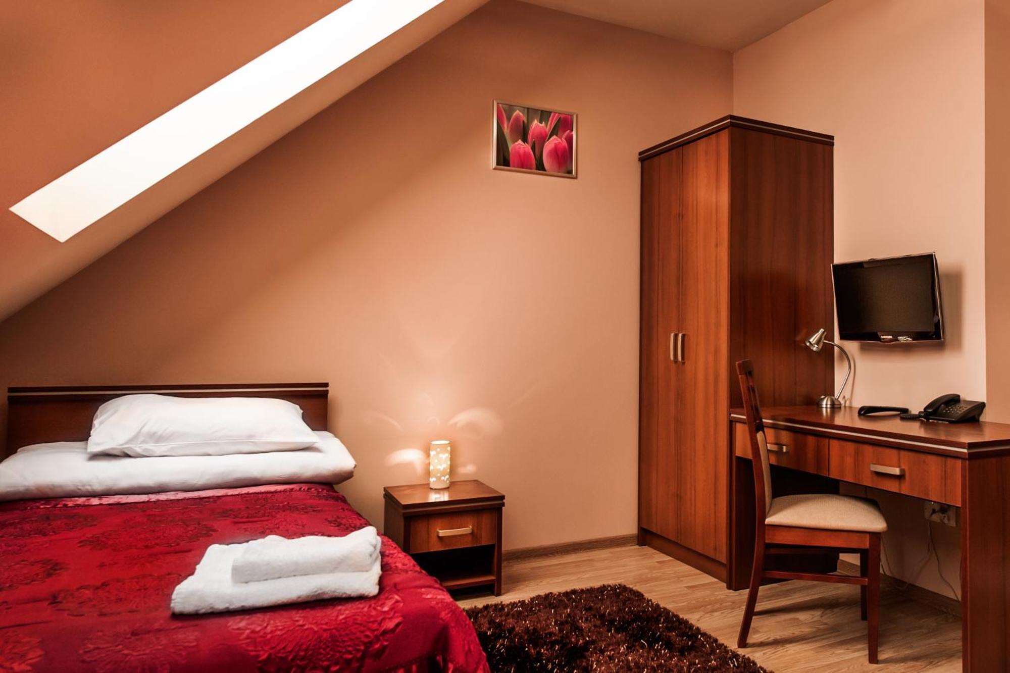 Trzy Korony Hotel Glogow Malopolski Bagian luar foto
